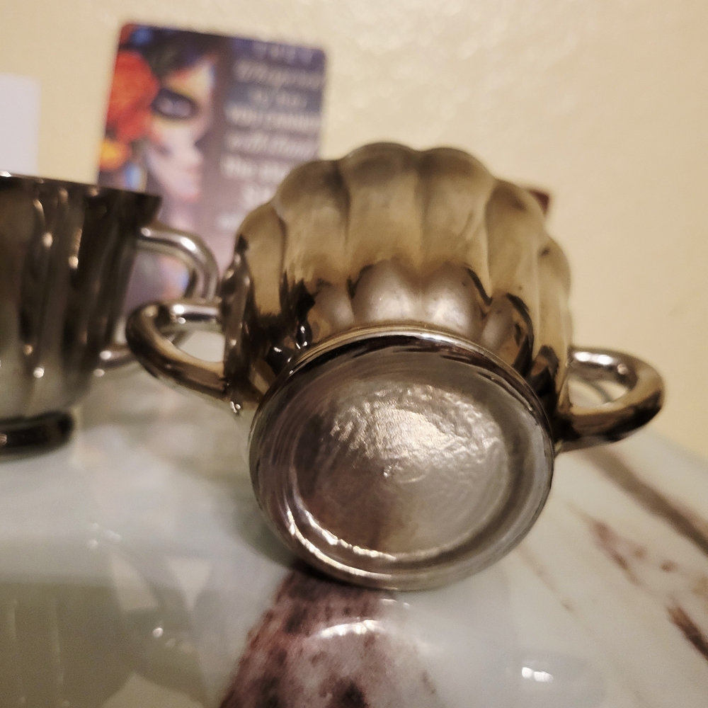 Fluted Sugar And Creamer Set - Picture 2 of 4